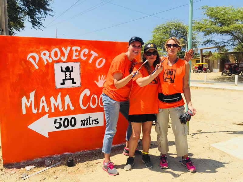 Team Peru volunteers image